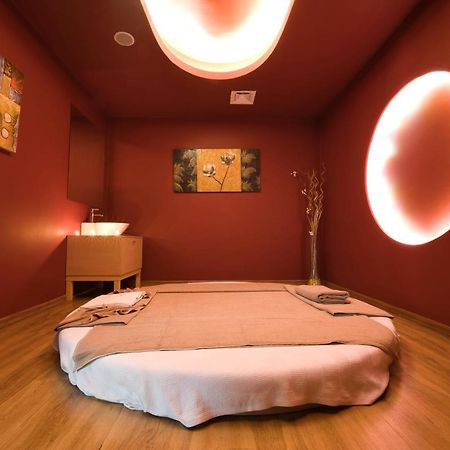 Salamis Bay Conti Resort Hotel & Casino ファマグスタ エクステリア 写真 A massage room at a spa