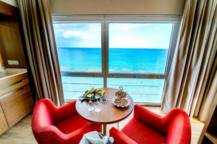 Salamis Bay Conti Resort Hotel & Casino ファマグスタ 部屋 写真 A room at the hotel