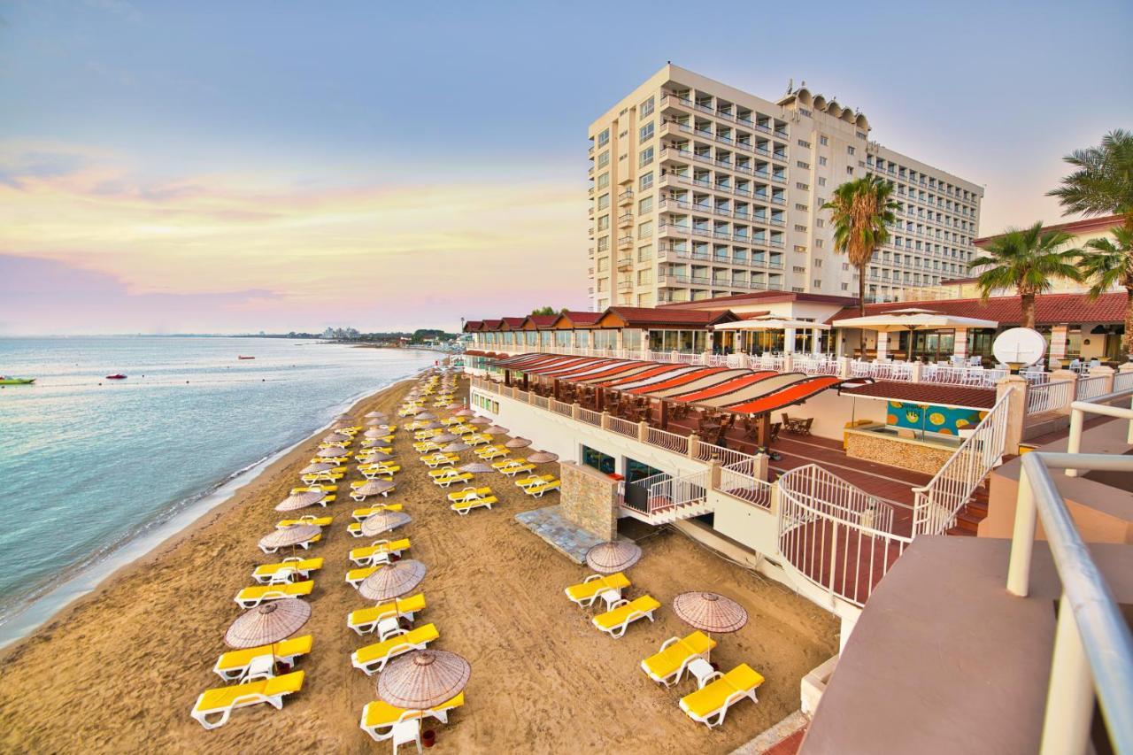 Salamis Bay Conti Resort Hotel & Casino ファマグスタ エクステリア 写真 The hotel's beach