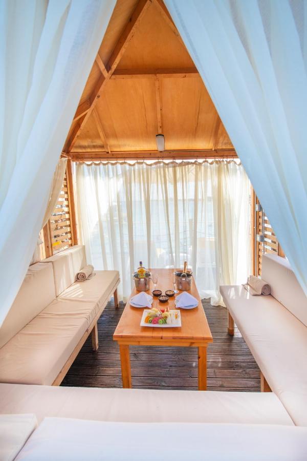 Salamis Bay Conti Resort Hotel & Casino ファマグスタ エクステリア 写真 A private spa at the Four Seasons Hotel, Hong Kong