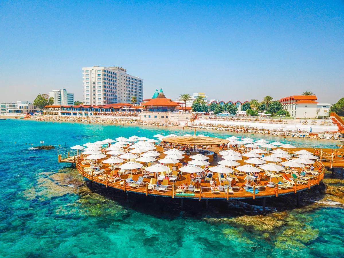 Salamis Bay Conti Resort Hotel & Casino ファマグスタ エクステリア 写真 The pier at Nissi Beach